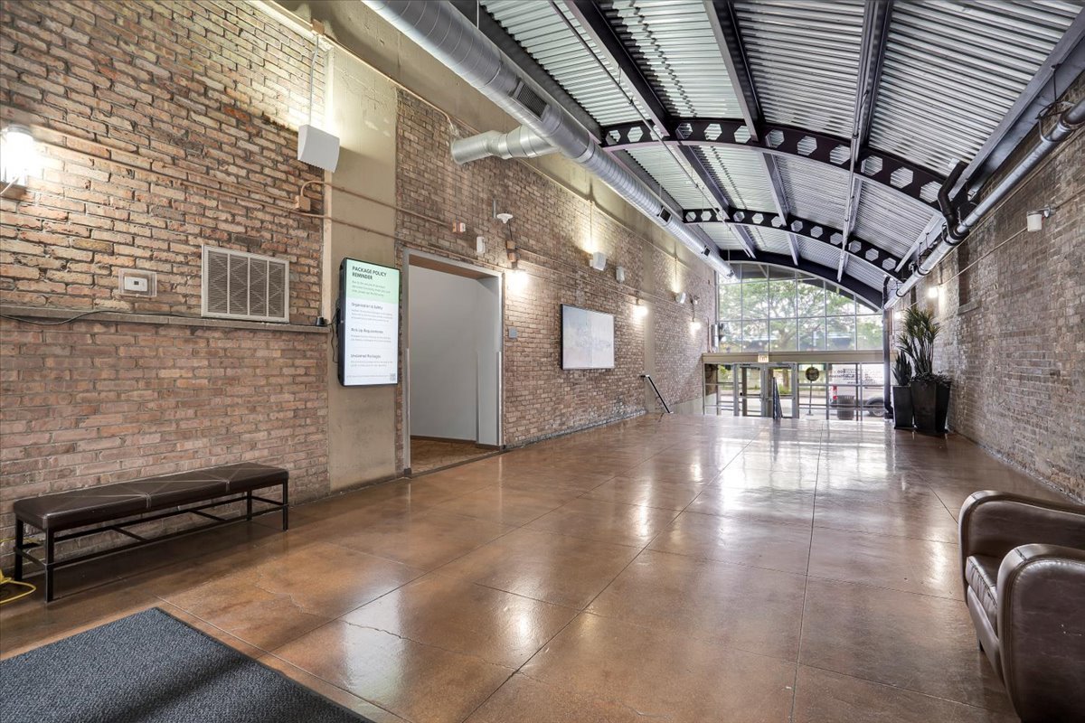 500 South Clinton Street, Unit 527 Chicago, IL 60607 - Photo 5 of 38 Gallery Image 5