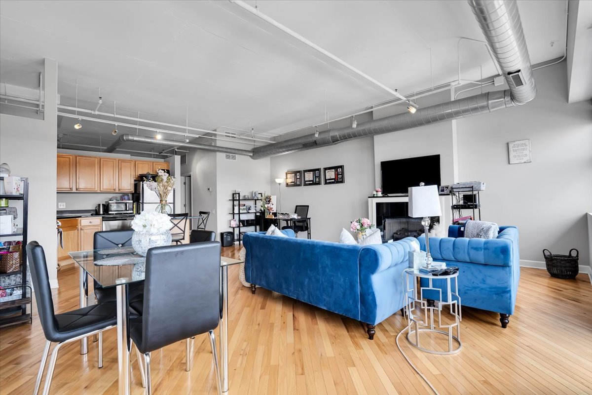 500 South Clinton Street, Unit 527 Chicago, IL 60607 - Photo 10 of 38 Gallery Image 10