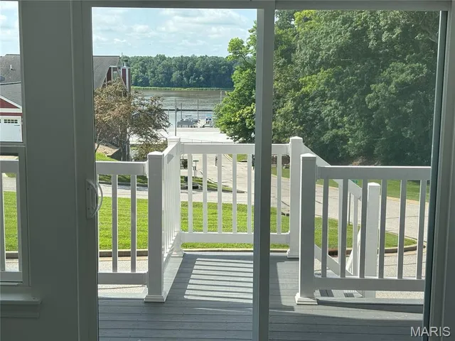 $368,000 | 314 Captains Court, Grafton, IL 62037