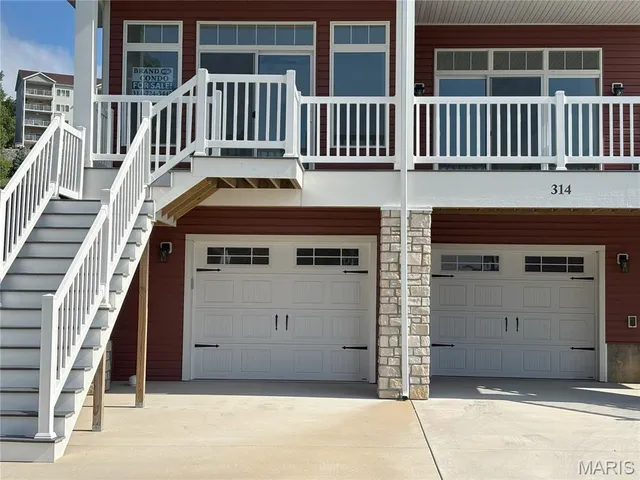 $368,000 | 314 Captains Court, Grafton, IL 62037