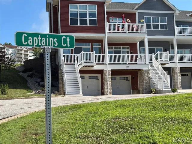 $368,000 | 314 Captains Court, Grafton, IL 62037