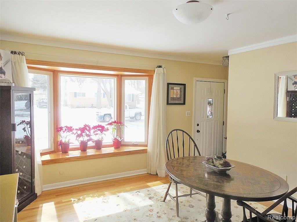 629 Rewold Drive Rochester, MI 48307 - Photo 3 of 9
