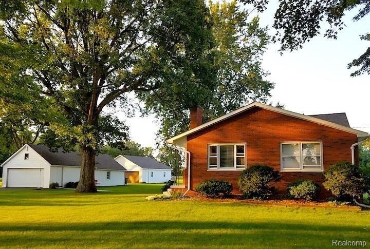 2428 Lasalle Road Monroe, MI 48162 - Photo 4 of 25 4.jpg