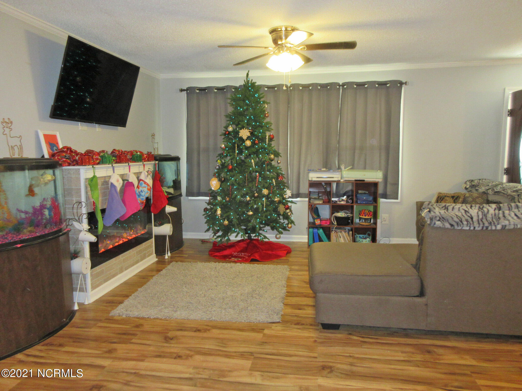 3873 Freedom Way Hubert, NC 28539 - Photo 4 of 21 3873 Freedom Way - Living 2