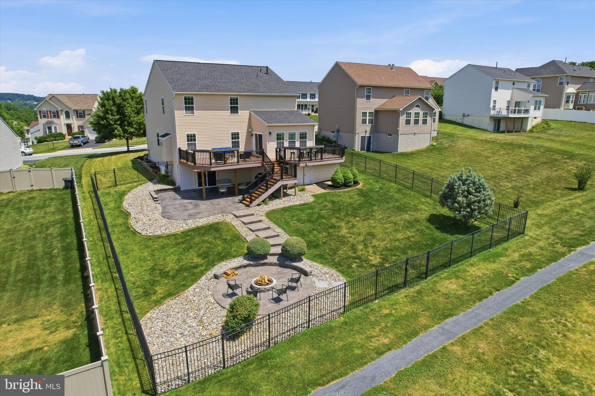 3504 Hardwood Terrace Spring Grove, PA 17362 - Photo 5 of 60
