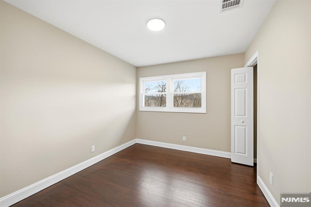 550 Ramapo Valley Road Oakland, NJ 07436 - Photo 19 of 50