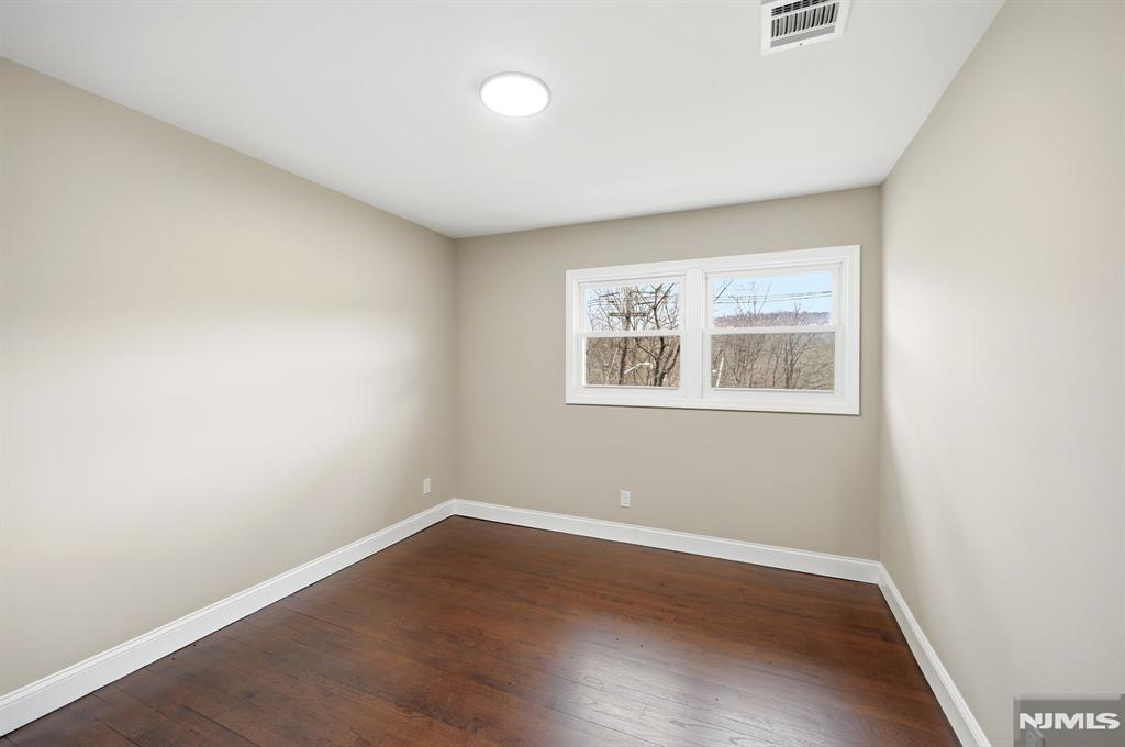 550 Ramapo Valley Road Oakland, NJ 07436 - Photo 20 of 50