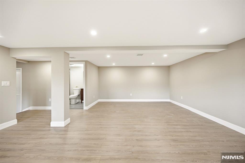 550 Ramapo Valley Road Oakland, NJ 07436 - Photo 33 of 50