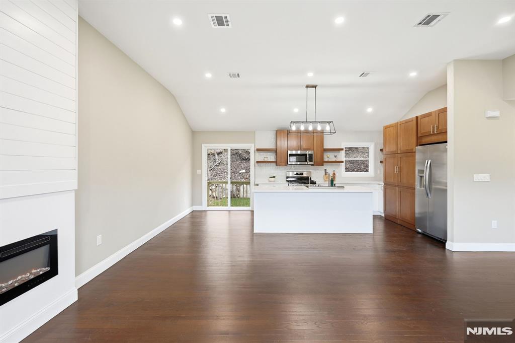 550 Ramapo Valley Road Oakland, NJ 07436 - Photo 7 of 50