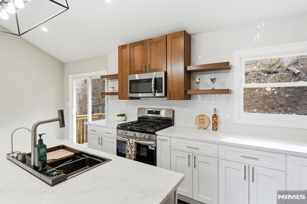 550 Ramapo Valley Road Oakland, NJ 07436 - Photo 8 of 50