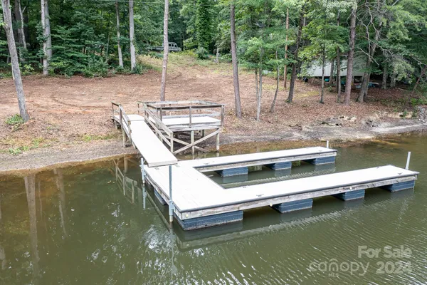 $869,000 | 8733 Holdsclaw Road, Terrell, NC 28682