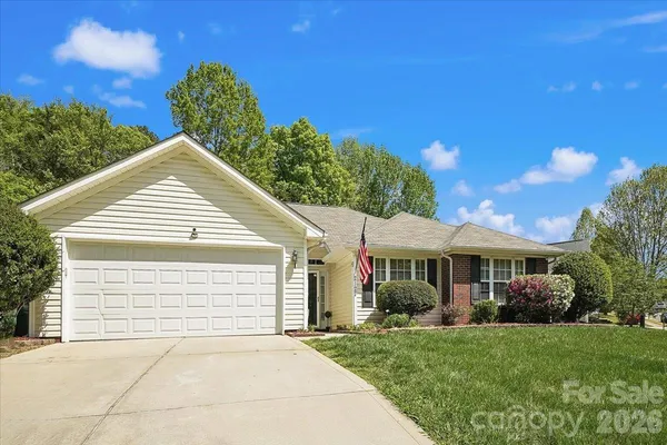 $450,000 | 2127 Candlelight Woods Drive, Matthews, NC 28105