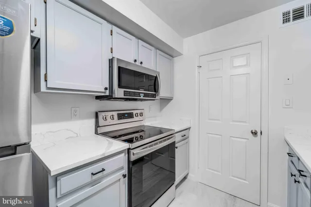 $310,000 | 5700 Shadwell Court, Unit 77, Alexandria, VA 22309