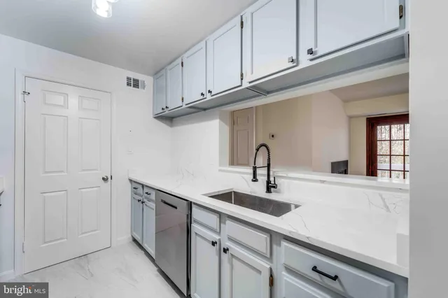 $310,000 | 5700 Shadwell Court, Unit 77, Alexandria, VA 22309