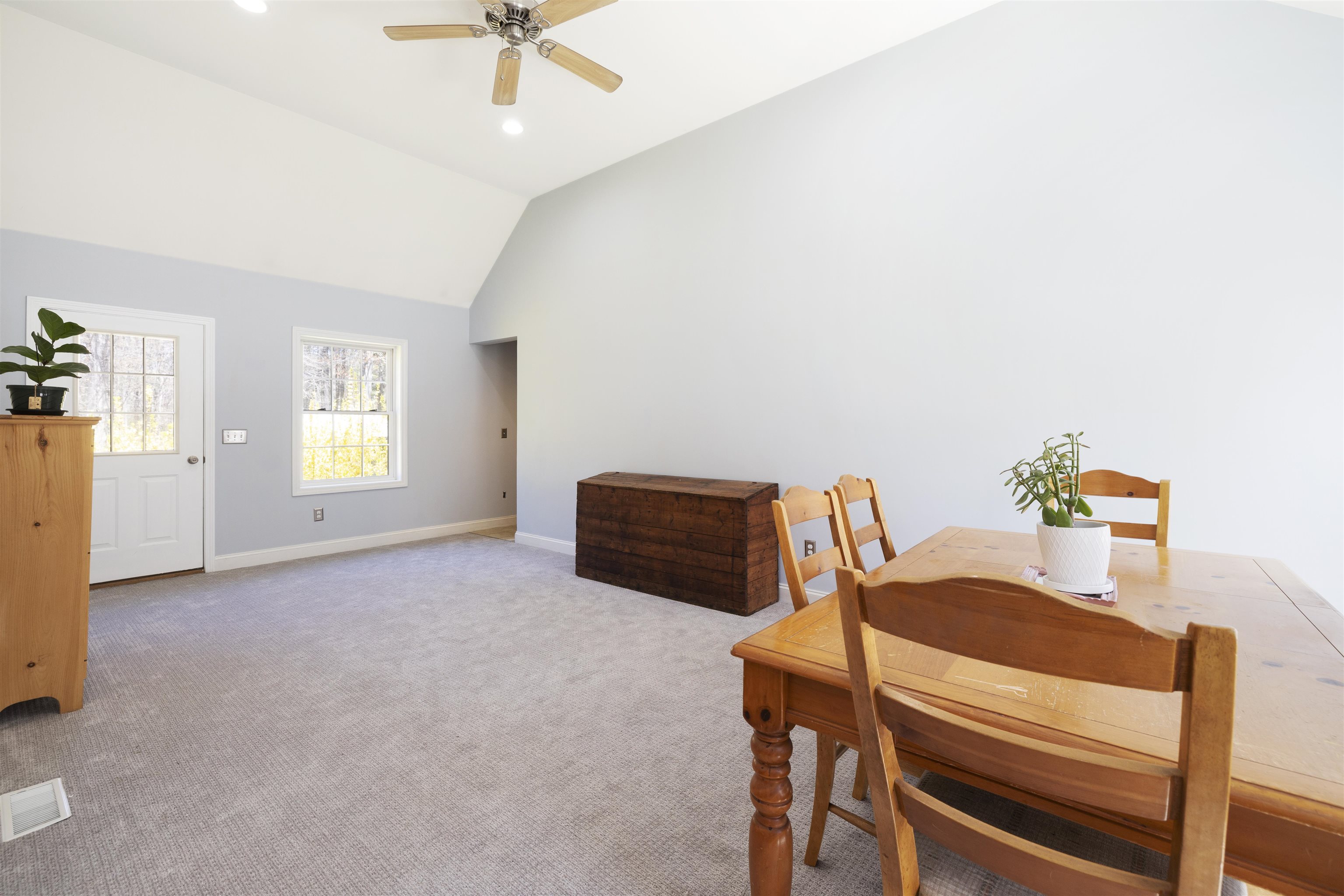 18 Squamscott Road Stratham, NH 03885 - Photo 13 of 25 Gallery Image 13