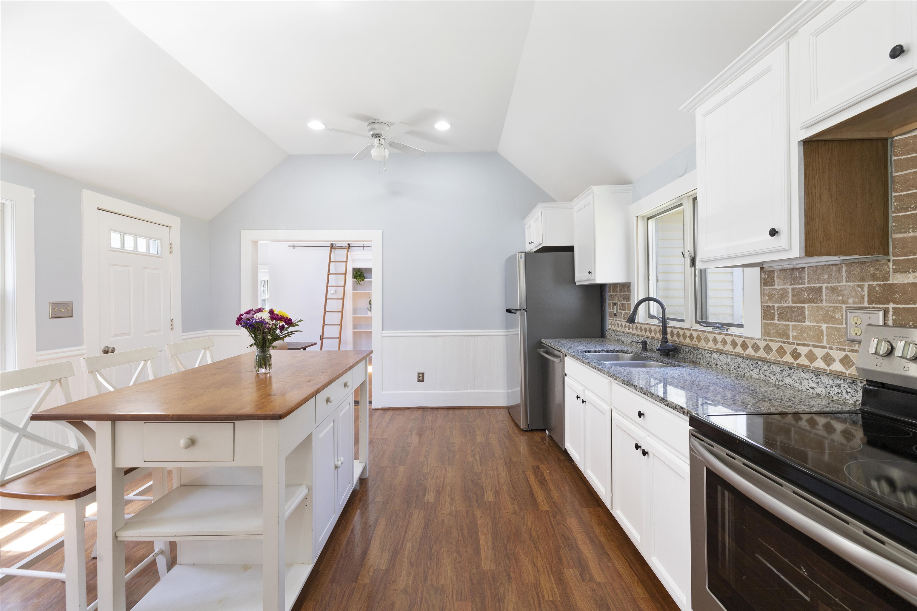 18 Squamscott Road Stratham, NH 03885 - Photo 8 of 25 Gallery Image 8