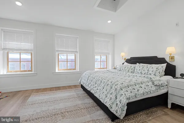 $4,275 | 120-00 North 3rd Street, Unit 4, Philadelphia, PA 19106