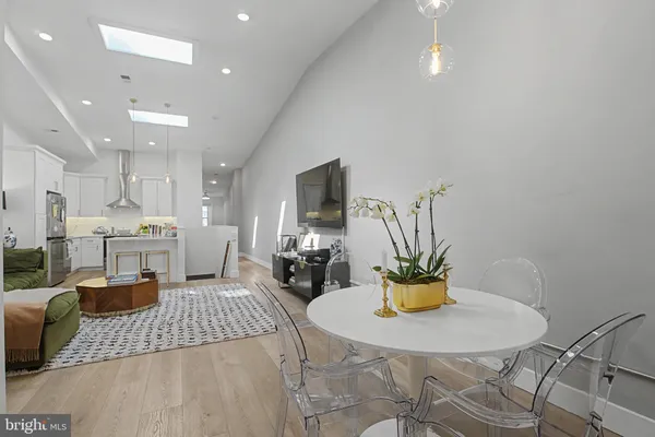 $4,275 | 120-00 North 3rd Street, Unit 4, Philadelphia, PA 19106