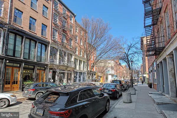 $4,275 | 120-00 North 3rd Street, Unit 4, Philadelphia, PA 19106