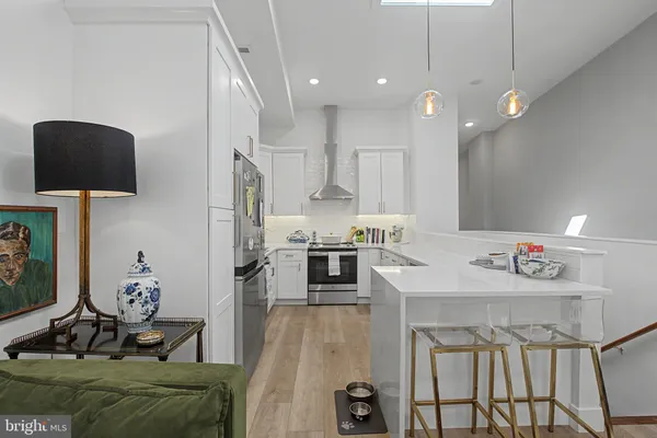 $4,275 | 120-00 North 3rd Street, Unit 4, Philadelphia, PA 19106