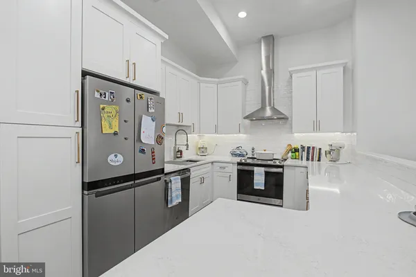 $4,275 | 120-00 North 3rd Street, Unit 4, Philadelphia, PA 19106