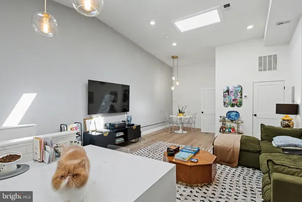 $4,275 | 120-00 North 3rd Street, Unit 4, Philadelphia, PA 19106