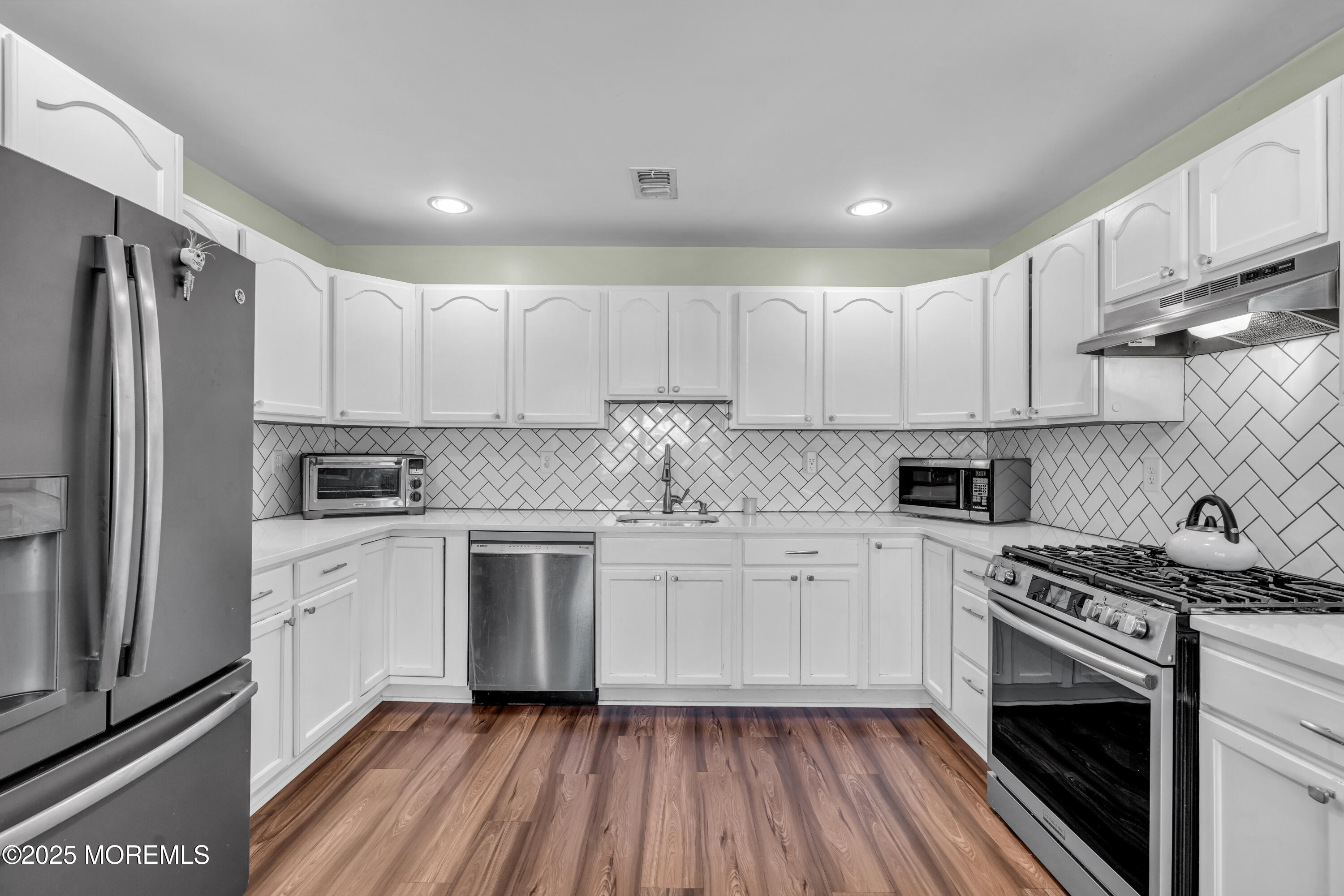 916 Arnold Avenue Point Pleasant, NJ 08742 - Photo 7 of 35 7