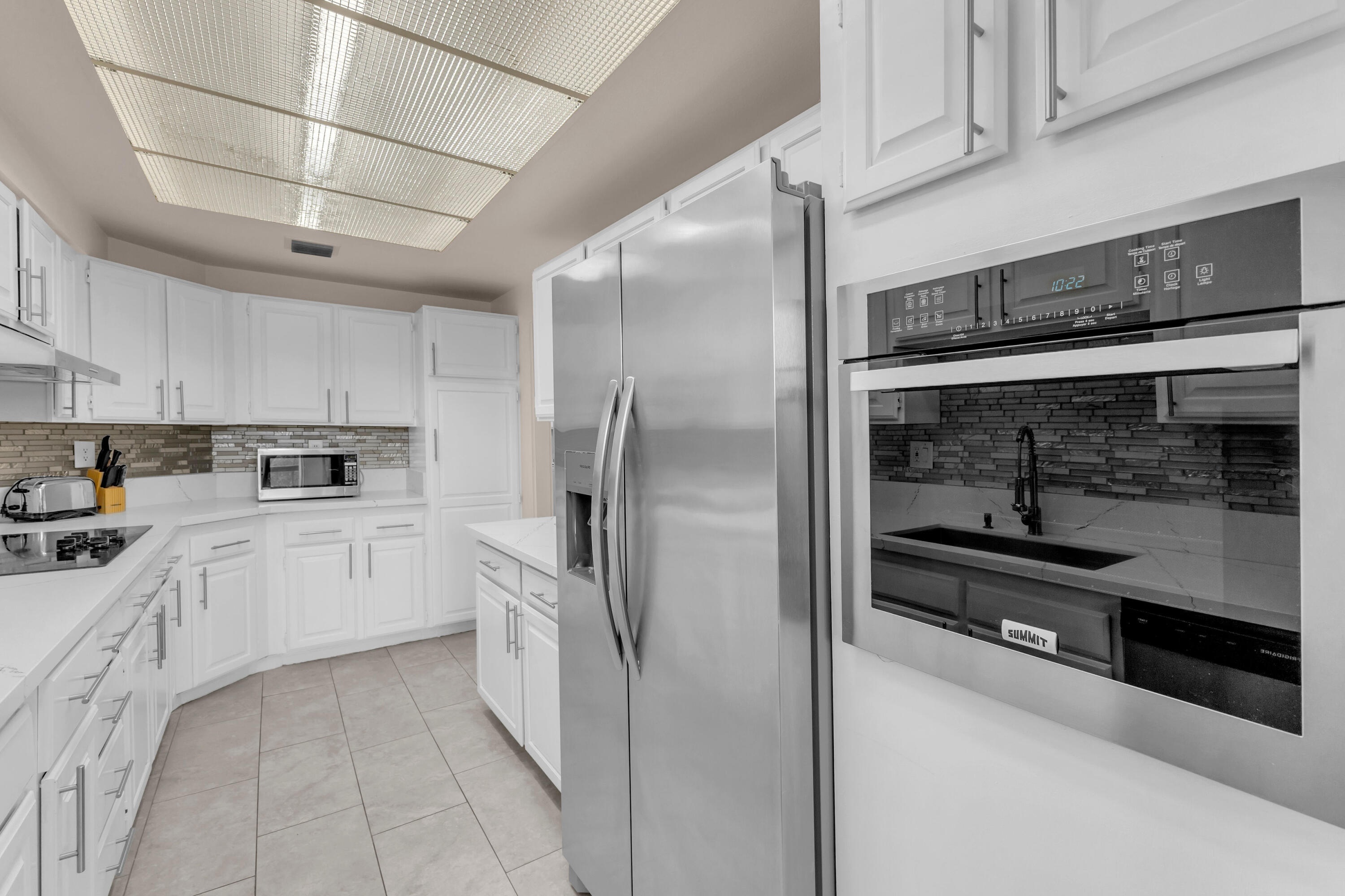 910 Island Drive, Unit 112 Rancho Mirage, CA 92270 - Photo 13 of 47 IMG_5058