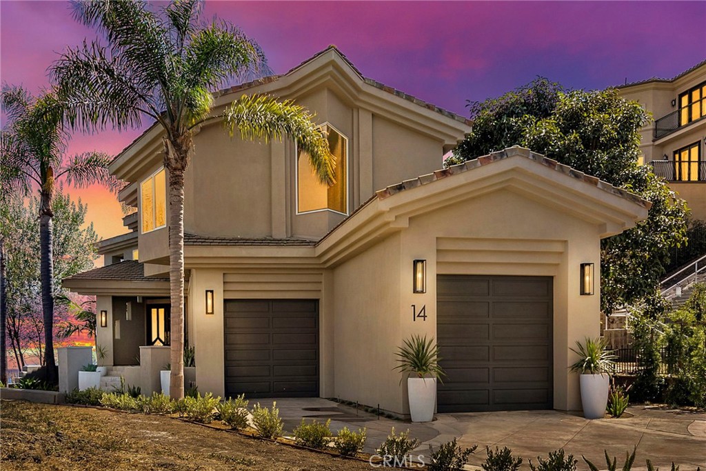 14 Mar Del Rey San Clemente, CA 92673 - Photo 2 of 70 a front view of a house