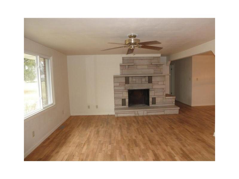 614 Anderson Road Chesterfield, IN 46017 - Photo 4 of 5