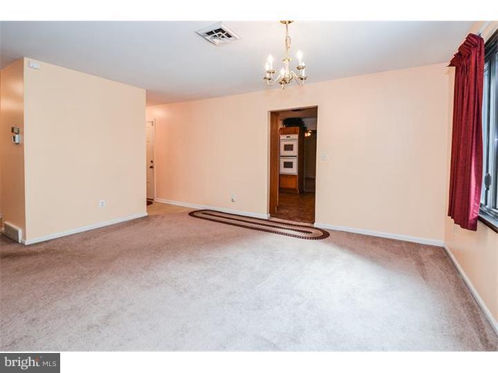 454 New Road Southampton, NJ 08088 - Photo 4 of 25 Dining Room