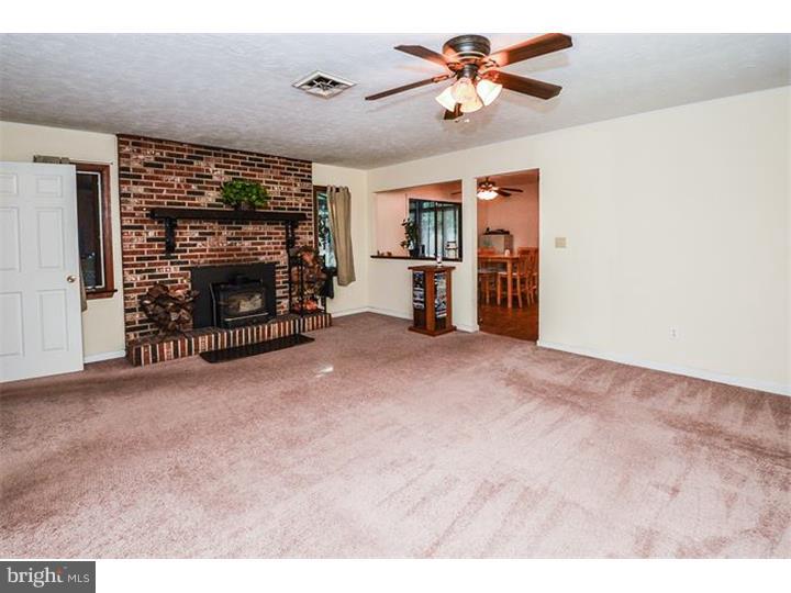 454 New Road Southampton, NJ 08088 - Photo 9 of 25 Family Room