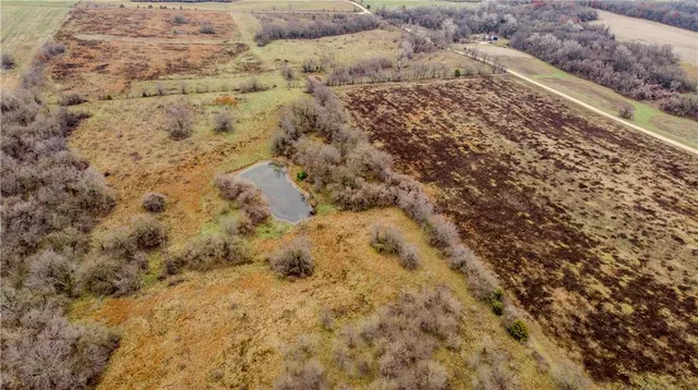 $599,000 | 1501 Northwest Nw Road, Urich, MO 64788