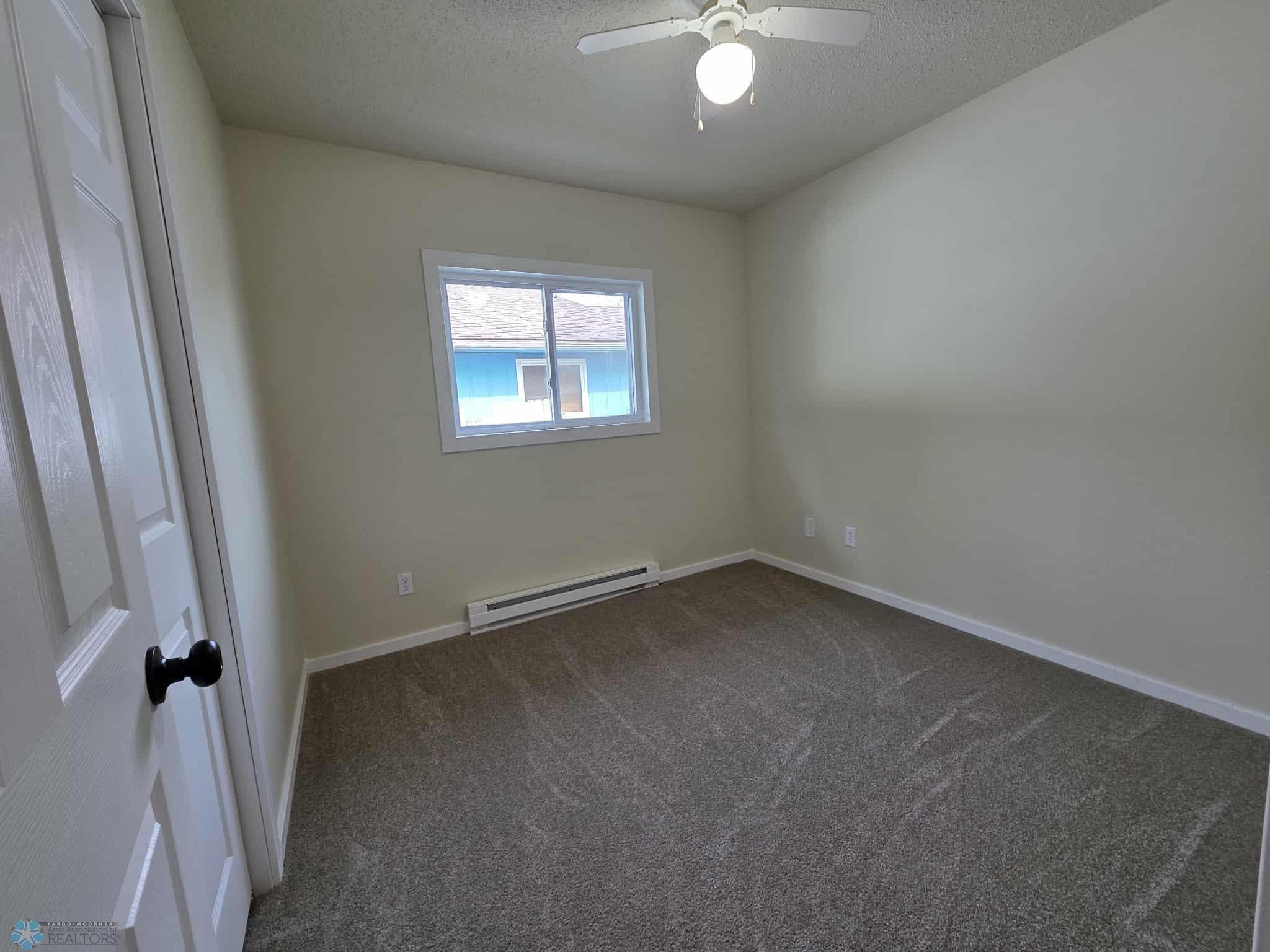 2411 Country Club Parkway Moorhead, MN 56560 - Photo 10 of 21