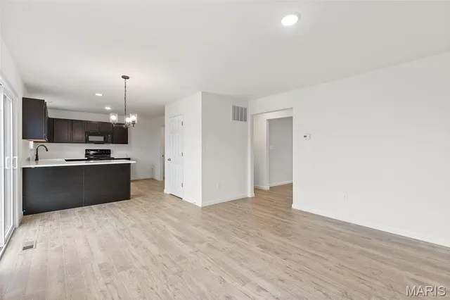 $441,274 | 316 Winding Bluffs Court, Fenton, MO 63026