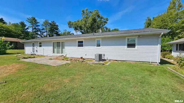 $169,000 | 1216 South 17th Street, Herrin, IL 62948