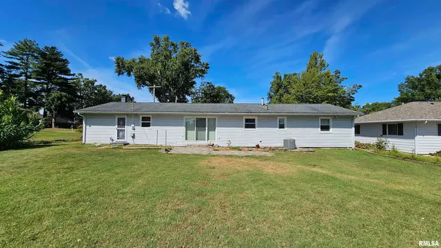 $169,000 | 1216 South 17th Street, Herrin, IL 62948