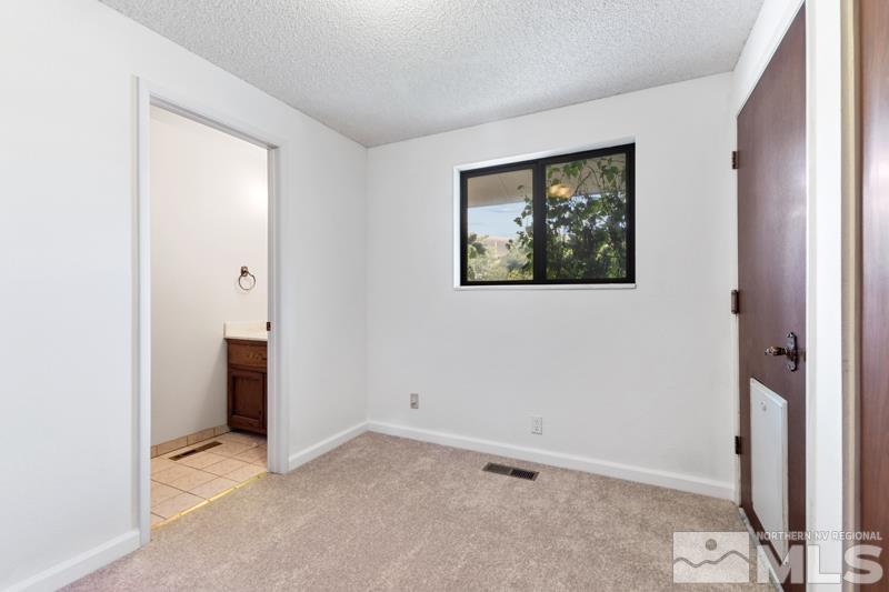 9465 Tomahawk Way Reno, NV 89506 - Photo 15 of 40 Photo 15