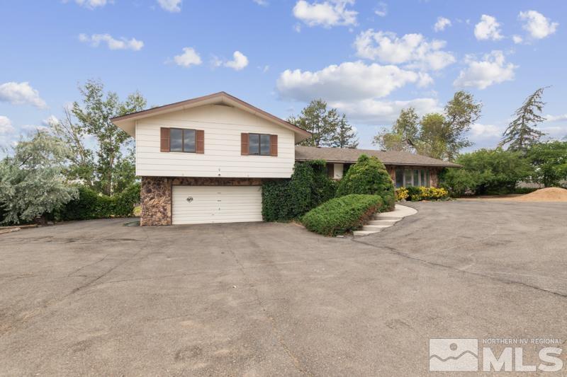 9465 Tomahawk Way Reno, NV 89506 - Photo 2 of 40 Photo 2