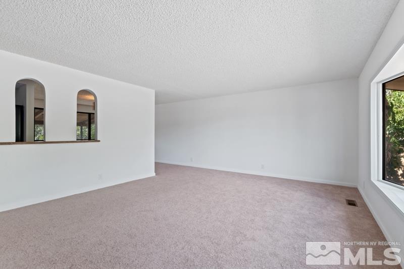 9465 Tomahawk Way Reno, NV 89506 - Photo 5 of 40 Photo 5