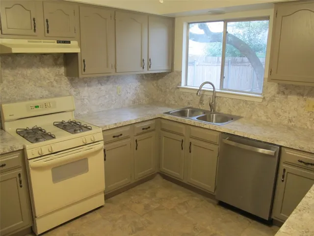 $1,995 | 4206 Harcourt Drive, Austin, TX 78727