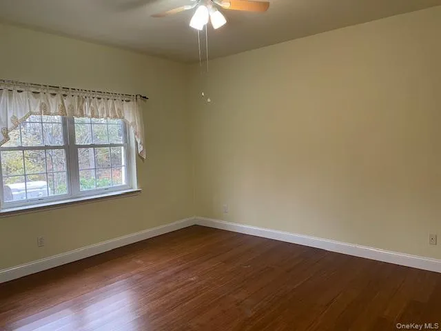 $519,000 | 6 Oyster Cove Lane, Blue Point, NY 11715