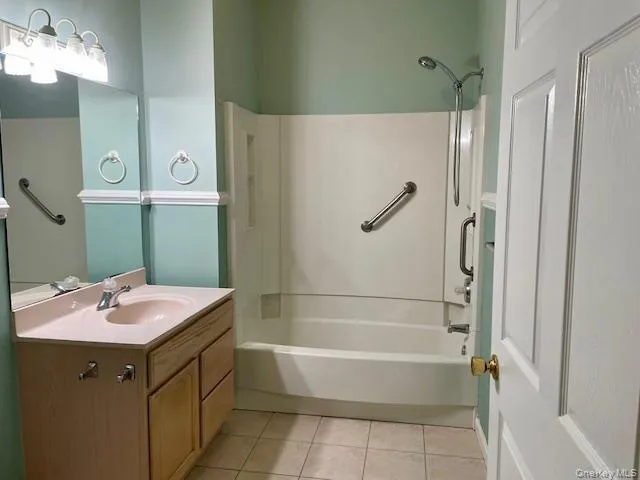 $519,000 | 6 Oyster Cove Lane, Blue Point, NY 11715