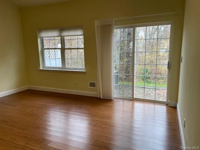 $519,000 | 6 Oyster Cove Lane, Blue Point, NY 11715