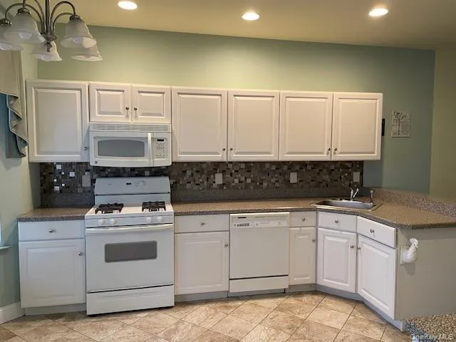 $519,000 | 6 Oyster Cove Lane, Blue Point, NY 11715