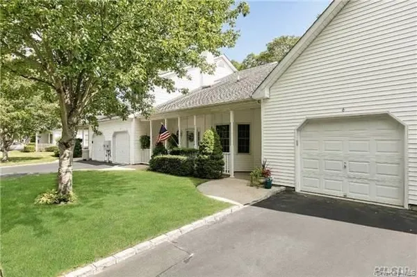 $514,000 | 6 Oyster Cove Lane, Blue Point, NY 11715