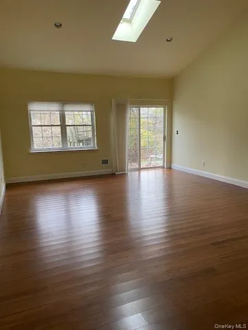 $519,000 | 6 Oyster Cove Lane, Blue Point, NY 11715