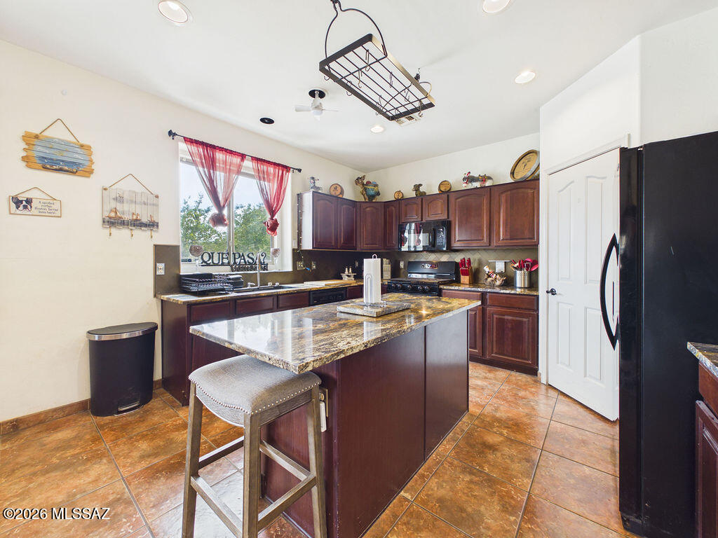 4591 South Paseo Don Rolando Tucson, AZ 85746 - Photo 10 of 33 CAM06457G6-PR0018-STILL009