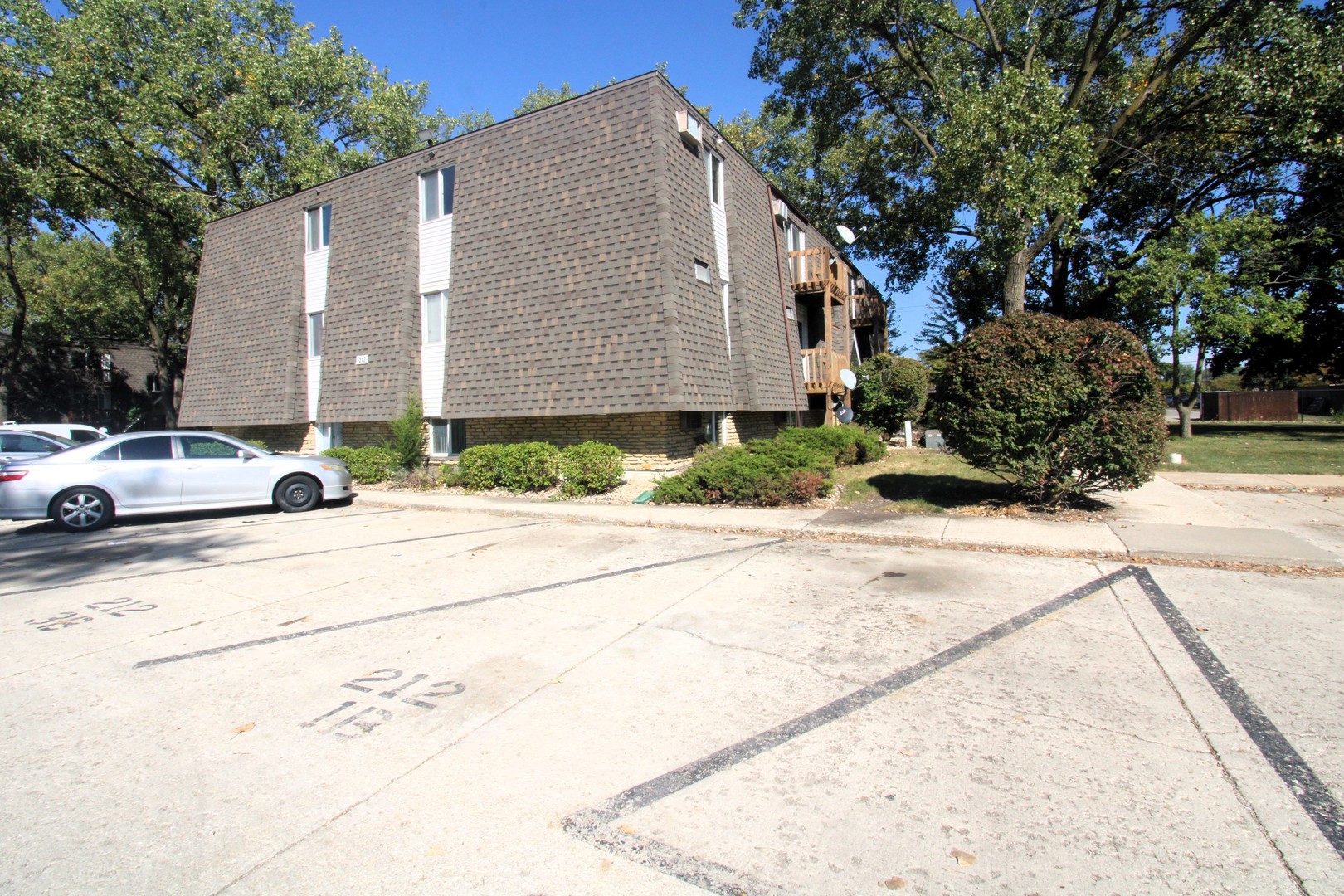 212 Madison Street, Unit 1B Joliet, IL 60435 - Photo 19 of 21