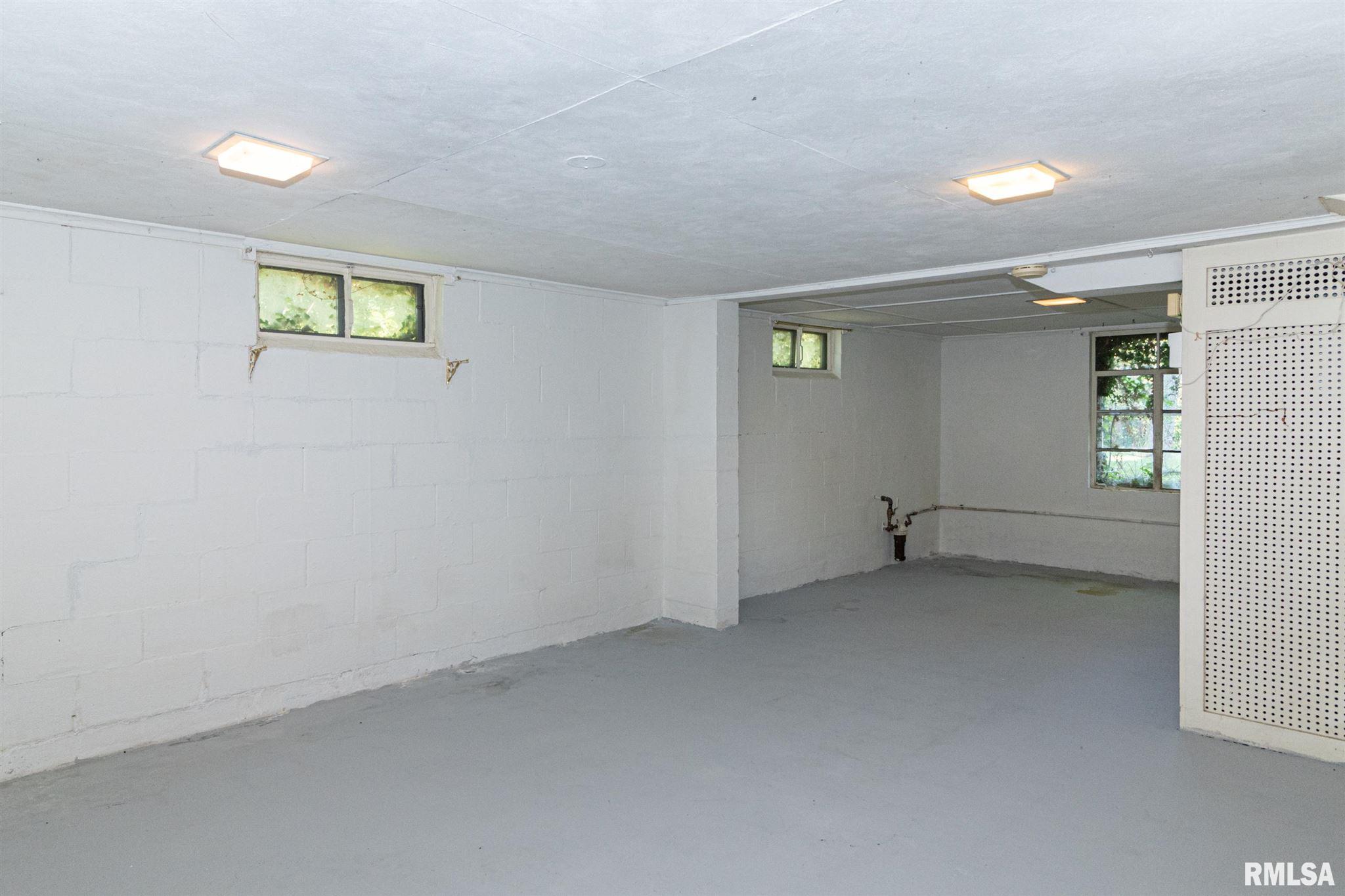 204 Mary Street Washington, IL 61571 - Photo 20 of 27 Gallery Image 20